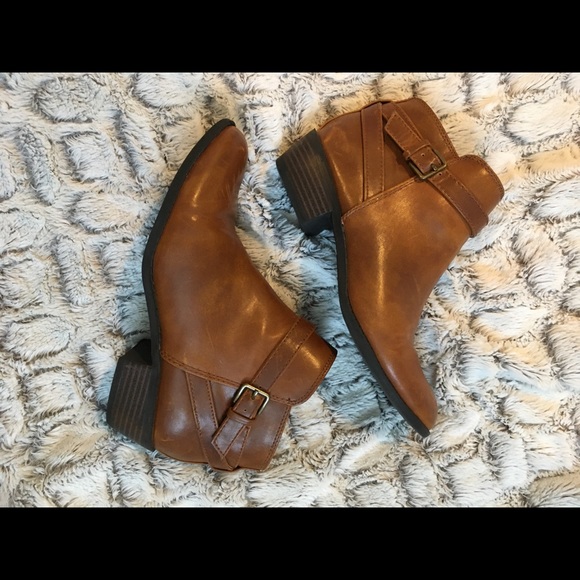 American Eagle Outfitters Shoes - Brown ankle booties